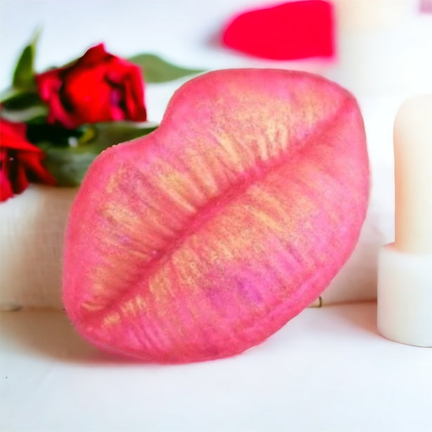 Pucker Up Bath Bomb