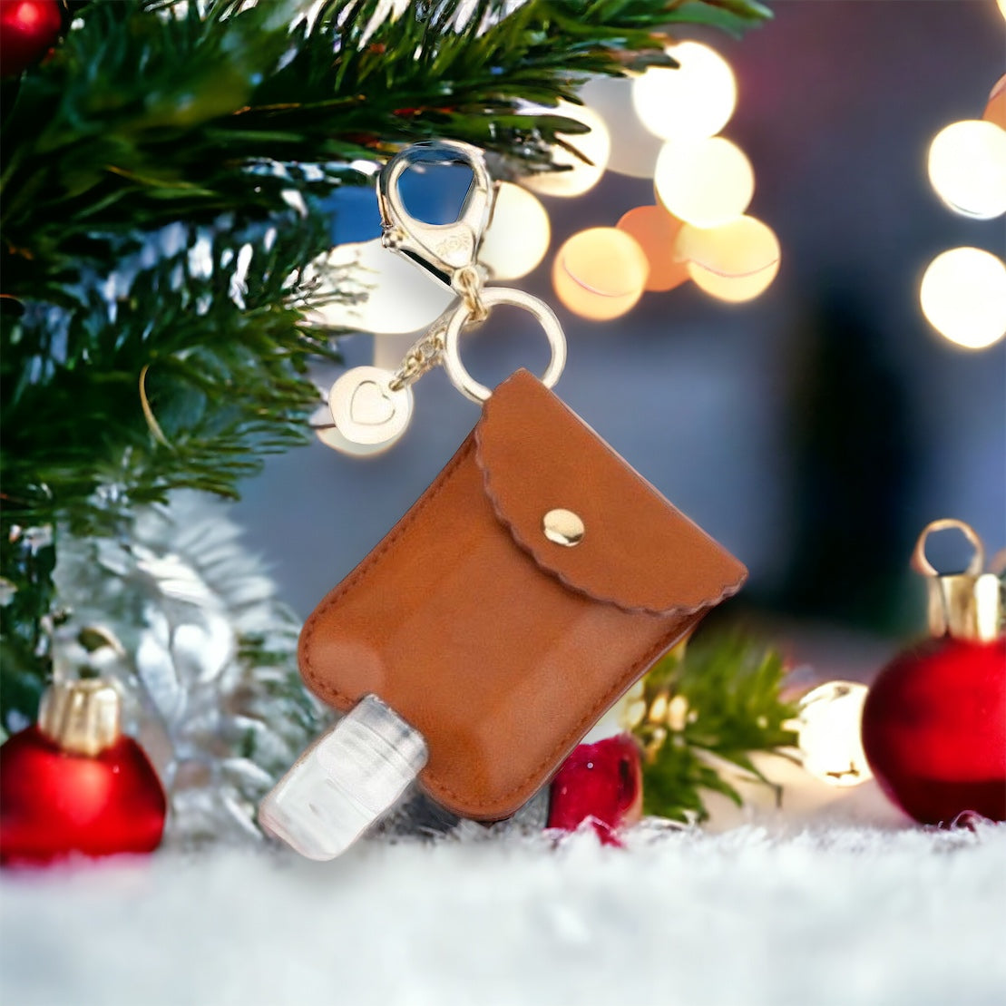 Cute ‘n Clean Hand Sanitizer Keychain (cognac)