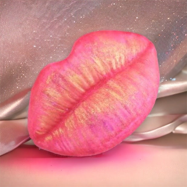 Pucker Up Bath Bomb